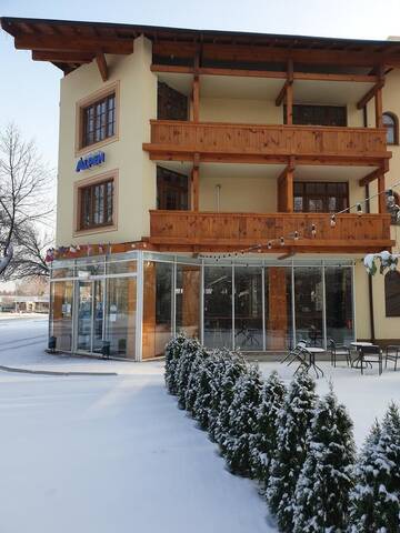 Фотографии Отель Alpen Hotel г. Святогорск (Украина) №5 Фото Отель Alpen Hotel г. Святогорск 5