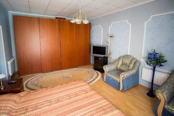 Фото номера Двухуровневые апартаменты Отель Club Hotel OSKOL 2 г. Святогорск 4